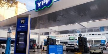 La suba de la nafta no se detiene: los precios en los surtidores saltan casi 9%