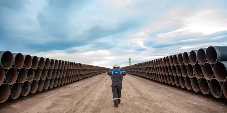 Techint enfrenta un nuevo revés: pierde la oportunidad de vender caños y construir un vital gasoducto para Vaca Muerta