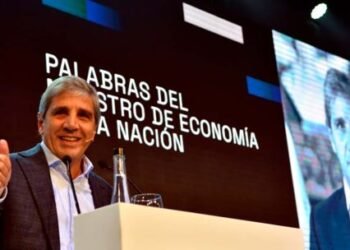 Luis Caputo anunció una mega-inversión de Chevron por más de U$S 10.000 millones bajo el RIGI.