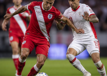 Argentinos Juniors recibe a Huracán, en busca de un lugar en las semifinales del Torneo Apertura