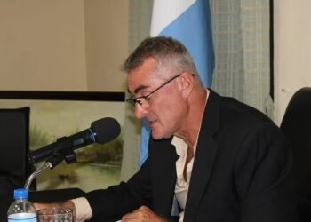 El intendente de Hernández considera vender terrenos municipales para cubrir aguinaldos