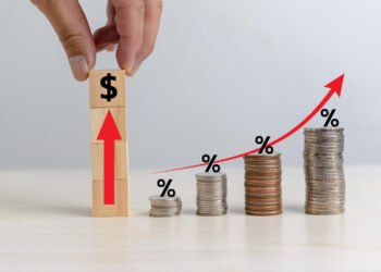 Inversiones en pesos: un análisis del rendimiento financiero en dólares en la primera mitad del año