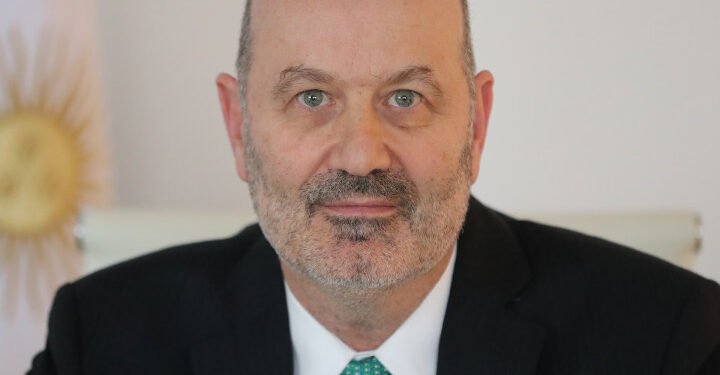 El Gobierno intensifica la desregulación en consumo e industria al derogar 58 normas económicas