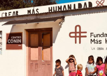 Arte y compromiso: la Fundación Más Humanidad celebra 15 años con una exposición solidaria