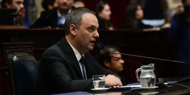 Manuel Adorni en el centro de la controversia: intentos de destitución y aliados en juego