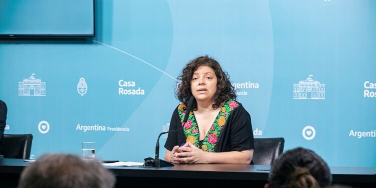 Carla Vizzotti se defendió ante la Justicia sobre su papel en la ley que atrasó la compra de vacunas Pfizer