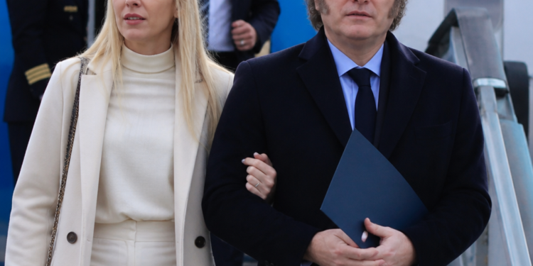 Confirmación oficial sobre los viajes en avión presidencial de Milei