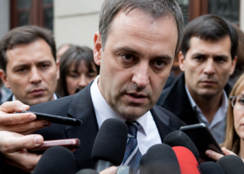 Reacciones de la oposición tras la defensa de Adorni sobre su aumento patrimonial
