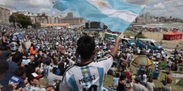 La hinchada argentina: los verdaderos ‘remadores’ del Mundial