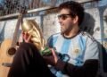 Un músico argentino persigue a Messi en EE.UU. con una canción dedicada