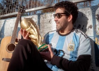 Un músico argentino persigue a Messi en EE.UU. con una canción dedicada