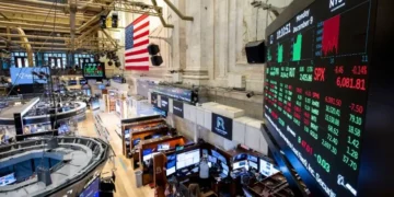 SpaceX busca reducir las comisiones para su inminente salida a bolsa