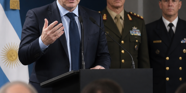 El Gobierno implementará un adicional por formación académica para las Fuerzas Armadas