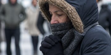 Alerta por temperaturas extremas en 14 provincias: se anticipa un día muy frío en el AMBA