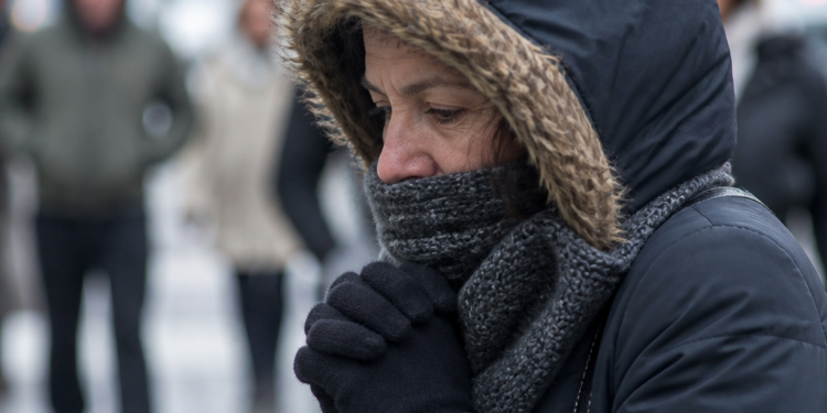 Alerta por temperaturas extremas en 14 provincias: se anticipa un día muy frío en el AMBA