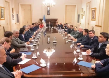 Disminuyen las transferencias automáticas: los gobernadores más afectados por la caída en la coparticipación