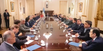 Disminuyen las transferencias automáticas: los gobernadores más afectados por la caída en la coparticipación