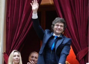 Estrategia de Milei para asegurar la economía en 2027: independencia financiera y cambios electorales