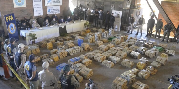 Un informe señala que la droga incautada en Argentina creció un 500% y que Europa es el destino principal