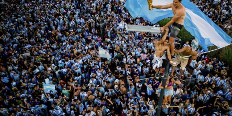 Impacto del Mundial en la percepción social: ¿puede una victoria de Argentina cambiar el ánimo colectivo?