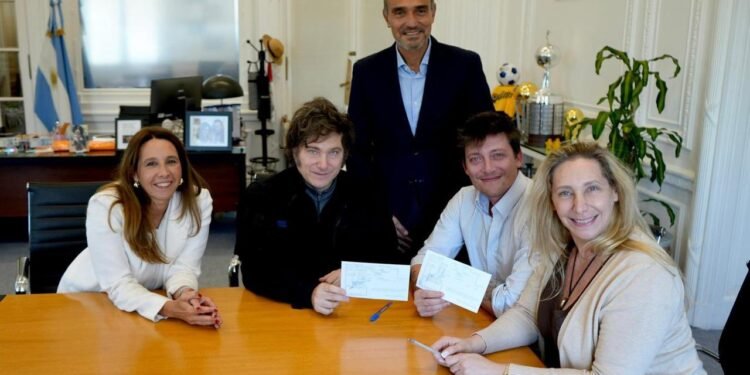 Después del Mundial, el Gobierno convoca a la mesa política para definir la estrategia legislativa