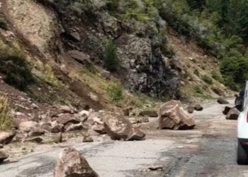 Corte total en la Ruta 40 de Neuquén por derrumbe en los Siete Lagos