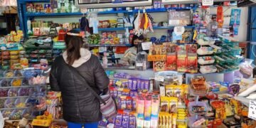 La caída del consumo masivo se extiende a siete meses: en junio se redujo casi un 3%