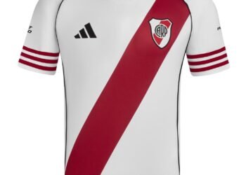River Plate lanzó su nueva camiseta para la temporada, inspirada en los primeros escudos del club