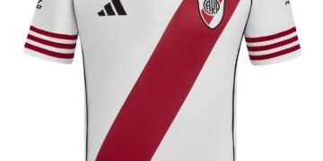 River Plate lanzó su nueva camiseta para la temporada, inspirada en los primeros escudos del club