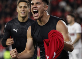 Independiente superó a Lanús tras la salida de Quinteros y aguarda la llegada de Viera