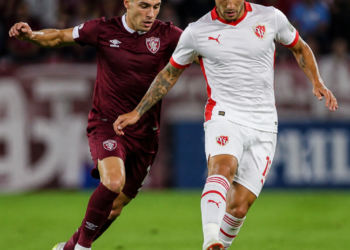 Lanús e Independiente se enfrentan en la fase de grupos de la Liga Profesional: horarios, dónde verlo y alineaciones