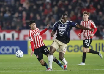 Estudiantes recibe a Universidad Católica en los octavos de final de la Copa Libertadores: hora, TV y alineaciones
