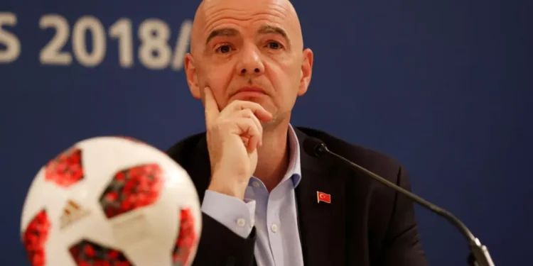 El mundo se vuelve en contra de Infantino en un giro autodestructivo