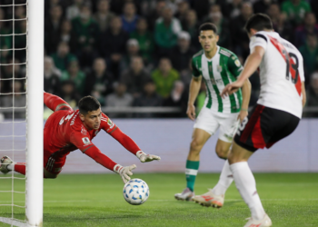 Controversia en el penal de River ante Banfield: la anulación de la atajada de Ruso Rodríguez