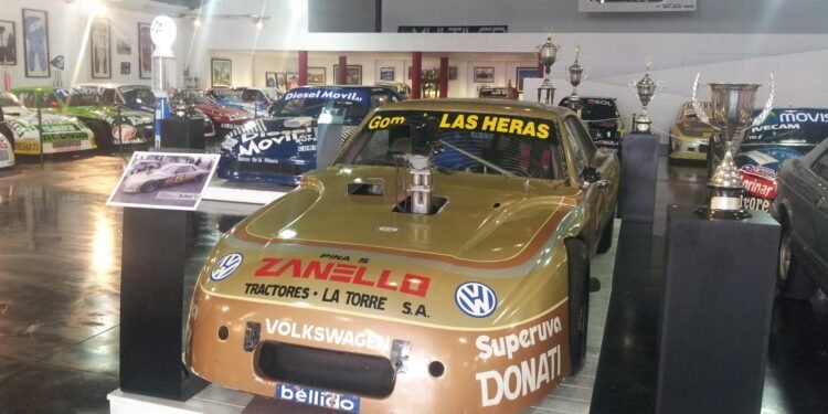 Celebración de 89 años del TC: la historia detrás de 100 autos icónicos y su preservación