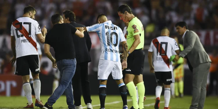 Mensaje de Ricardo Centurión reaviva conflicto con Chacho Coudet tras eliminación de River