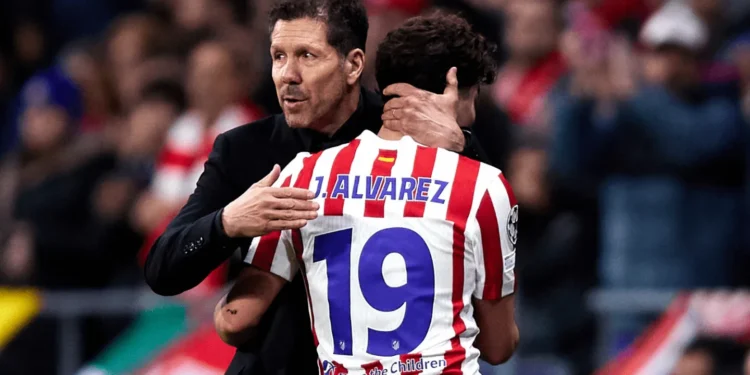 Diego Simeone se pronuncia sobre la situación de Julián Álvarez en el Atlético de Madrid