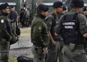 El Gobierno implementa un aumento salarial para empleados públicos, militares y fuerzas de seguridad