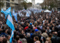 Masiva movilización en San José 1111 por el cuarto aniversario del atentado contra CFK