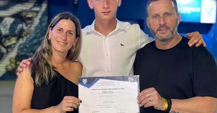 “Si me permite, con la 48, ¡mi hijo!”: la emoción de Hernán Feler al relatar por primera vez un partido de Luca en Vélez frente a Boca