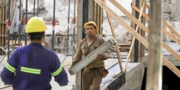La construcción sigue en declive: disminuyó 4,5% en julio, según el INDEC