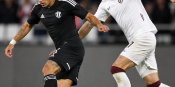 Deportivo Riestra enfrenta a Lanús en el Torneo Clausura 2026: horarios, formaciones y opciones de transmisión