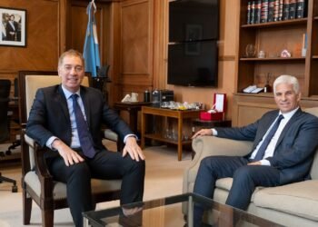 Javier Milei y sus medidas: Santilli hablará ante empresarios del campo en medio de negociaciones