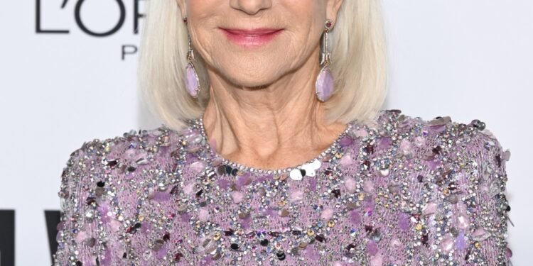 Helen Mirren, actriz de 81 años: “Practico una rutina de ejercicio de 12 minutos desde hace 60 años”