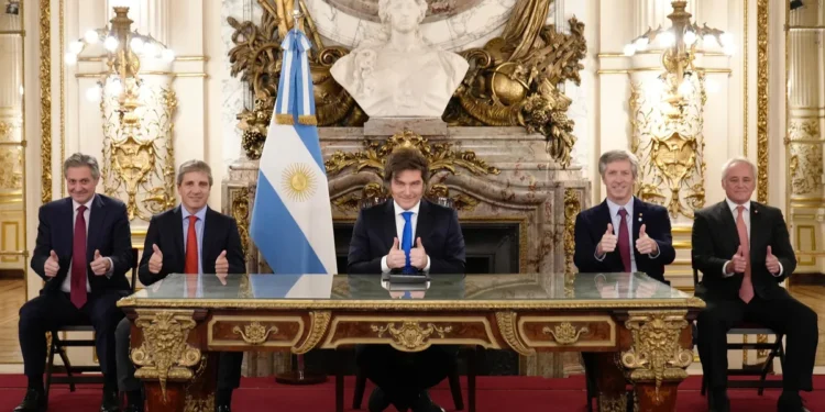 Javier Milei inicia grabación de la cadena nacional con anuncios sobre Malvinas