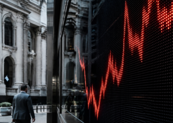 Tensiones en el mercado: sostenibilidad del dólar y aumento del riesgo país