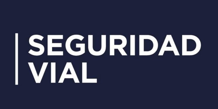 Buscan identificar a la madre de un niño que manejaba una moto mientras ella lo filmaba