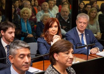 Causa Vialidad: Máximo y Florencia Kirchner buscan detener el embargo de sus propiedades