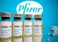 Llegan al país vacunas de Covid de Pfizer por casi 100 millones de dólares, aunque evalúan alternativas