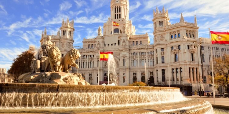 Noé, docente en Madrid: “Pago 525 euros mensuales por un departamento de 15 m² y tengo suerte porque es barato”